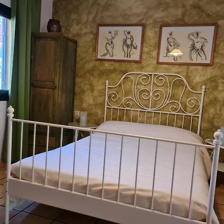 Apartamentos Rurales Candela Canamero Екстер'єр фото